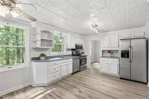 204 Summerfield Dr, Economy, PA 15005 - Photo 11