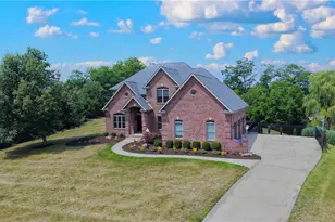2 Presidential Ln, Adams Township, PA 16059 - Photo 1
