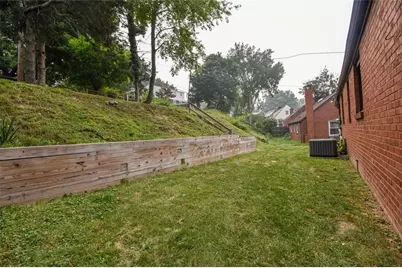 1491 Hollyrood Rd, Pittsburgh, PA 15227 - Photo 25