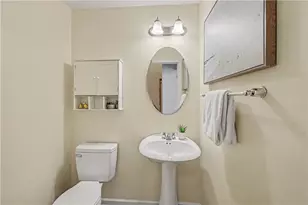 284 Broadstone Dr, Adams Township, PA 16046 - Photo 11