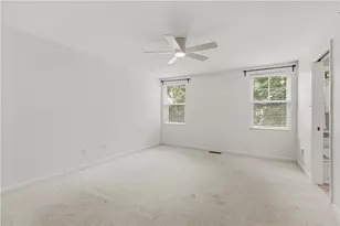 868 Highpointe Cir, Scott Township, PA 15220 - Photo 13