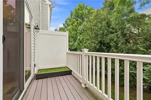 868 Highpointe Cir, Scott Township, PA 15220 - Photo 21