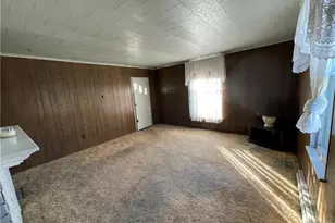 211 S Walnut St, New Castle, PA 16101 - Photo 3