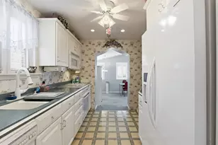 428 Lucy Dr, Pittsburgh, PA 15236 - Photo 7