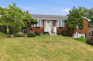 428 Lucy Dr, Pittsburgh, PA 15236 - Photo 1