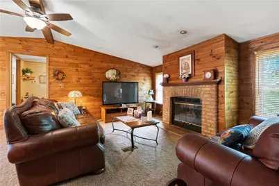 136 Bassett Rd, Hanover Township, PA 15026 - Photo 5