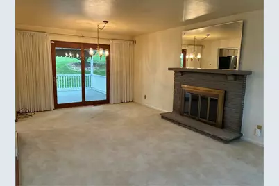 640 Longvue Dr, Chartiers, PA 15342 - Photo 9