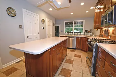 207 Jefferson Dr, Pittsburgh, PA 15228 - Photo 11