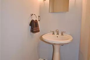 207 Jefferson Dr, Pittsburgh, PA 15228 - Photo 21