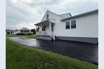 221 New York Ave, Punxsutawney Area School District, PA 15767 - Photo 3