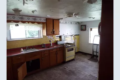 110 S Pine St, Ellsworth Boro, PA 15331 - Photo 7