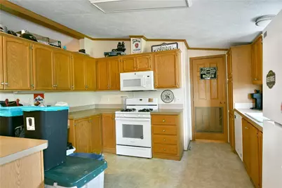 1952 Perry Hwy, Fredonia, PA 16124 - Photo 11