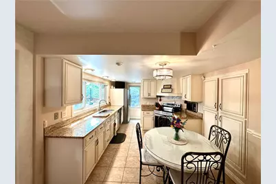 239 Frazier Lake Dr, Neshannock Township, PA 16105 - Photo 13