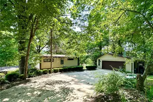 239 Frazier Lk Dr, Neshannock Township, PA 16105 - Photo 9