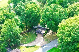 239 Frazier Lk Dr, Neshannock Township, PA 16105 - Photo 3