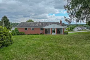 704 Limestone Dr, Pittsburgh, PA 15101 - Photo 3