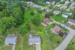 704 Limestone Dr, Pittsburgh, PA 15101 - Photo 37