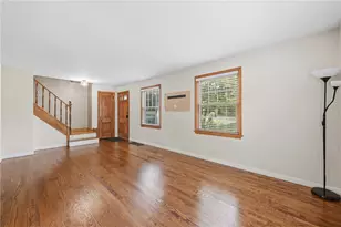 274 S Oakdale Ave, Hermitage, PA 16148 - Photo 5