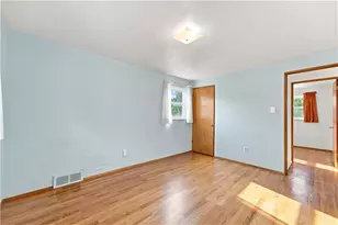 1276 Raven Dr, Scott Township, PA 15243 - Photo 13