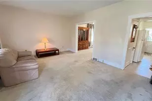421 Argonne Dr, New Kensington, PA 15068 - Photo 5