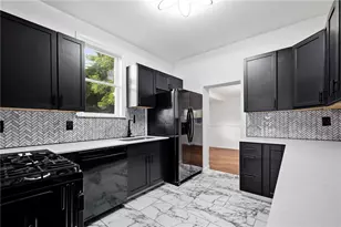 1943 Dartmore St, Pittsburgh, PA 15210 - Photo 9