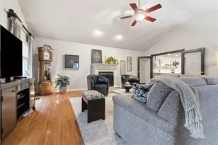 2890 Amy Dr, South Park, PA 15129 - Photo 11