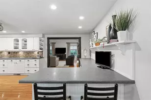 2890 Amy Dr, South Park, PA 15129 - Photo 7