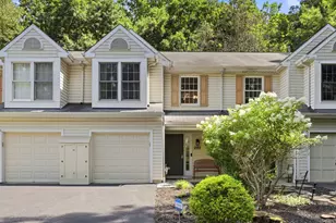 297 Commons Dr, Oakmont, PA 15139 - Photo 1