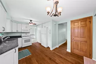 1249 Cairn Dr, Bethel Park, PA 15102 - Photo 11