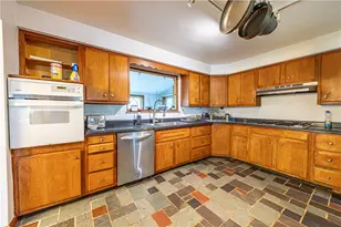 2035 Aurora Dr, New Kensington, PA 15068 - Photo 5