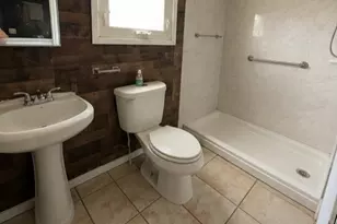 912 Negley St, Farrell, PA 16121 - Photo 9