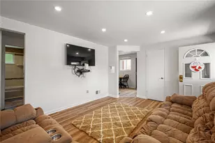 5314 Becky Dr, Pittsburgh, PA 15236 - Photo 5