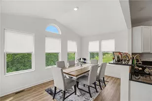 225 Creekside Dr, Chartiers City, PA 15071 - Photo 13