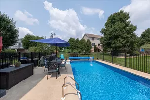 740 Muirfield Dr, Hempfield Township, PA 15601 - Photo 35