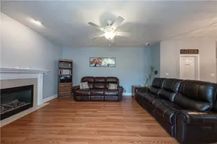 740 Muirfield Dr, Hempfield Township, PA 15601 - Photo 13