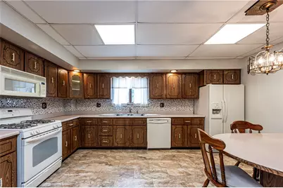 512 Pennsylvania Ave, Connellsville, PA 15631 - Photo 11