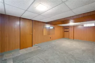 5260 Blossom Rd, Pittsburgh, PA 15236 - Photo 19
