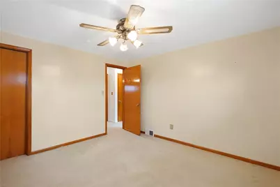 5260 Blossom Rd, Pittsburgh, PA 15236 - Photo 13