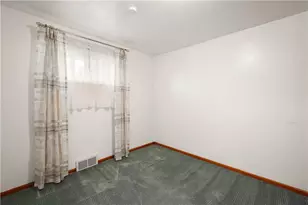 5260 Blossom Rd, Pittsburgh, PA 15236 - Photo 15