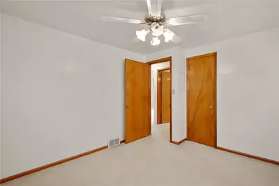 5260 Blossom Rd, Pittsburgh, PA 15236 - Photo 15
