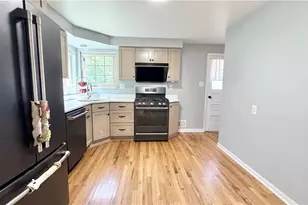4774 Beall Dr, Pittsburgh, PA 15236 - Photo 9