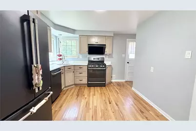 4774 Beall Dr, Pittsburgh, PA 15236 - Photo 9