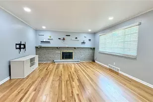 4774 Beall Dr, Pittsburgh, PA 15236 - Photo 5