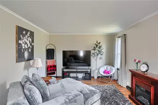 321 Hazel Ave, Ellwood City, PA 16117 - Photo 17