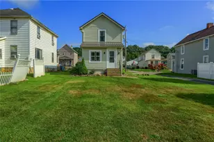 321 Hazel Ave, Ellwood City, PA 16117 - Photo 3