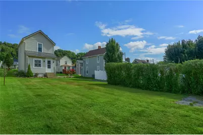 321 Hazel Ave, Ellwood City, PA 16117 - Photo 9