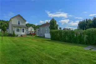 321 Hazel Ave, Ellwood City, PA 16117 - Photo 9
