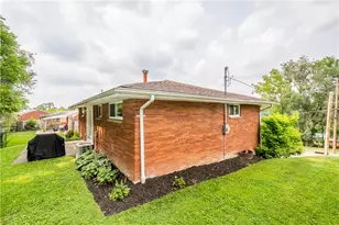 3190 Mayflower Dr, Pittsburgh, PA 15227 - Photo 27