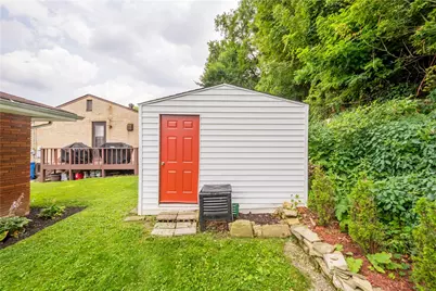 3190 Mayflower Dr, Pittsburgh, PA 15227 - Photo 33