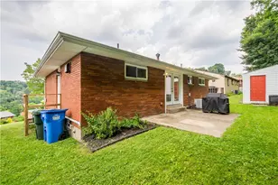 3190 Mayflower Dr, Pittsburgh, PA 15227 - Photo 23